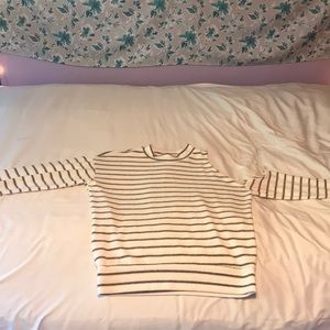 Shoulder hole long sleeve